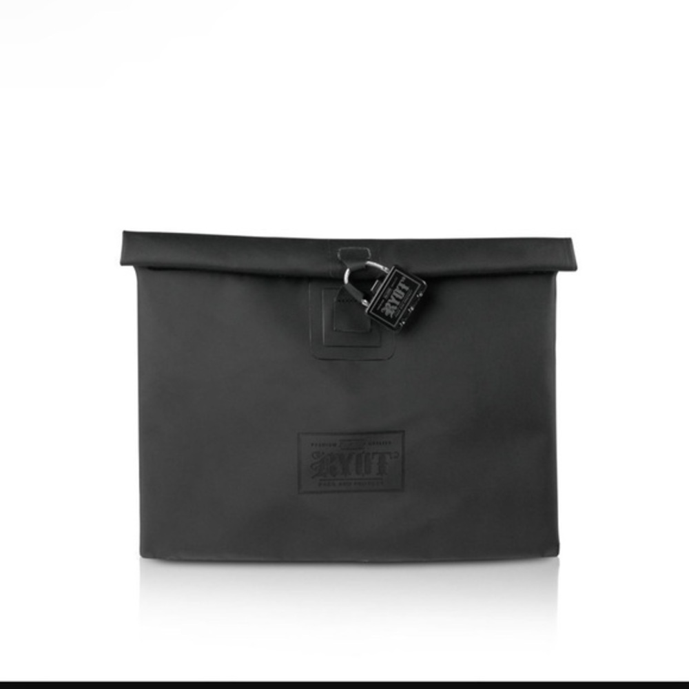 RYOT Flat Pack with Removable Smellsafe Carbon Liner in Black w/ Ryot Lock